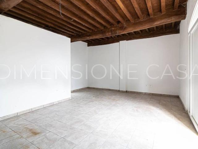 Locale Commerciale in vendita a Unione Comuni Modenesi Area Nord, Cavezzo