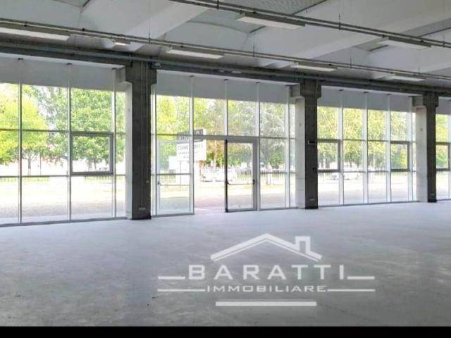 Locale Commerciale in vendita a Unione Comuni Modenesi Area Nord, Cavezzo