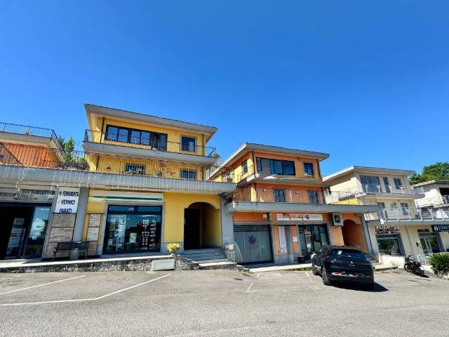 Locale Commerciale in vendita a Ceccano, Lazio