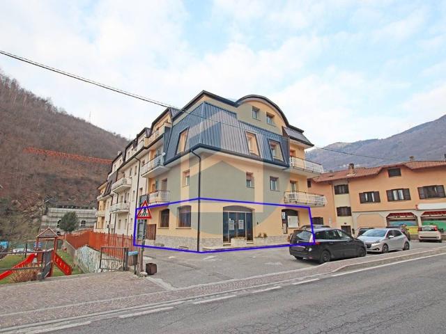 Locale Commerciale in vendita a Comunità montana della valle Camonica, Berzo Demo