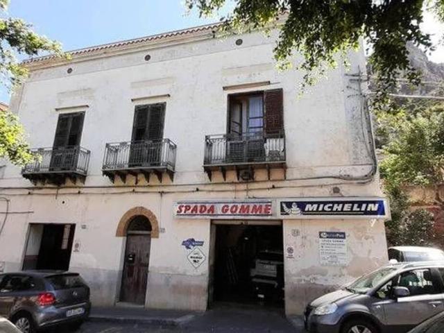 Locale Commerciale in vendita a Cefalù, Sicilia