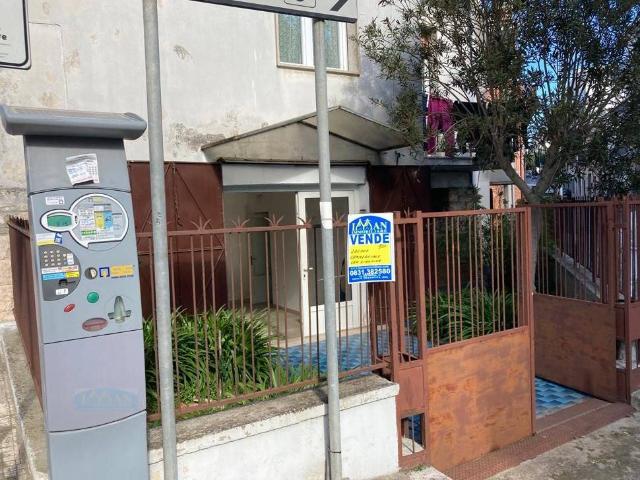 Locale Commerciale in vendita a Ceglie Messapica
