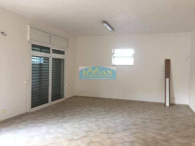 Locale Commerciale in vendita a Ceglie Messapica