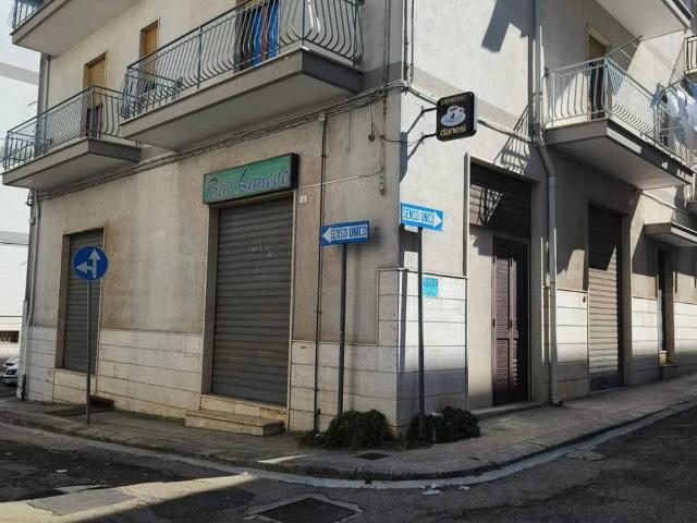 Locale Commerciale in vendita a Ceglie Messapica