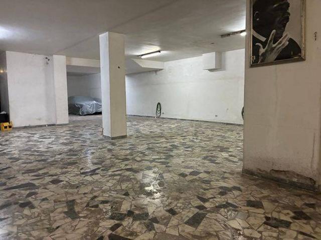 Locale Commerciale in vendita a Puglia, Brindisi