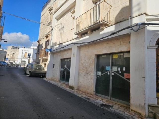 Locale Commerciale in vendita a Puglia, Brindisi