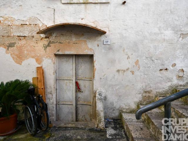 Locale Commerciale in vendita a Ceglie Messapica