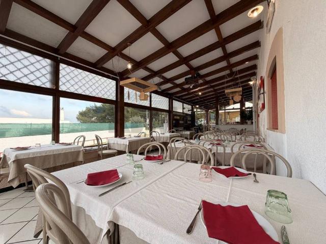 Locale Commerciale in vendita a Puglia, Brindisi