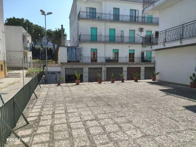 Locale Commerciale in vendita a Puglia, Brindisi