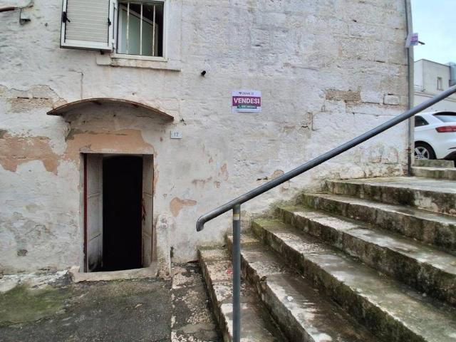 Locale Commerciale in vendita a Puglia, Brindisi