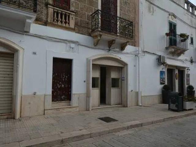 Locale Commerciale in vendita a Puglia, Brindisi