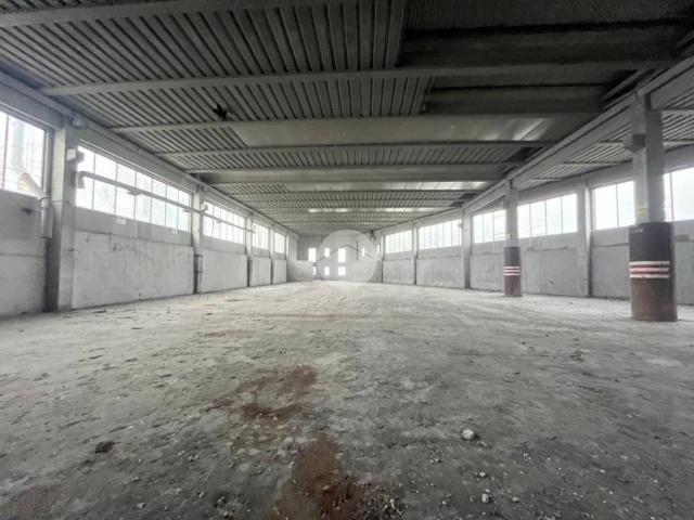 Locale Commerciale in vendita a Fantasina, Cellatica