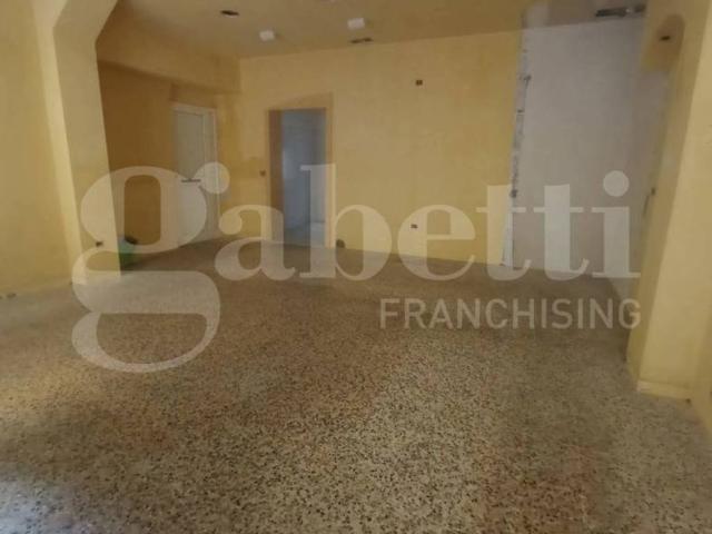 Locale Commerciale in vendita a Pozzuolo Alto, Celle Ligure
