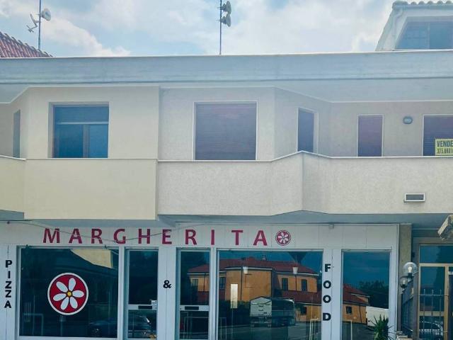 Locale Commerciale in vendita a Piemonte, Cuneo