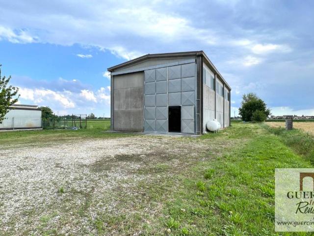 Locale Commerciale in vendita a Unione Alto Ferrarese, Cento