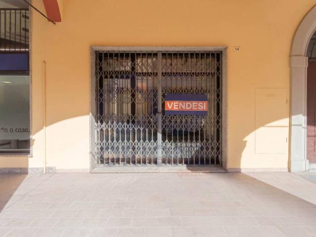 Locale Commerciale in vendita a Unione Alto Ferrarese, Cento