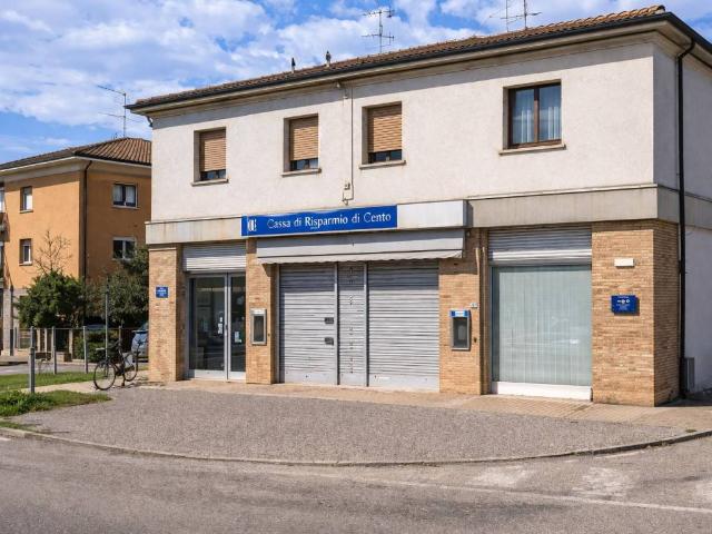 Locale Commerciale in vendita a Unione Alto Ferrarese, Cento