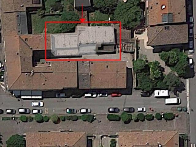 Locale Commerciale in vendita a Unione Alto Ferrarese, Cento