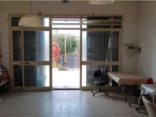 Locale Commerciale in vendita a Centola, Campania