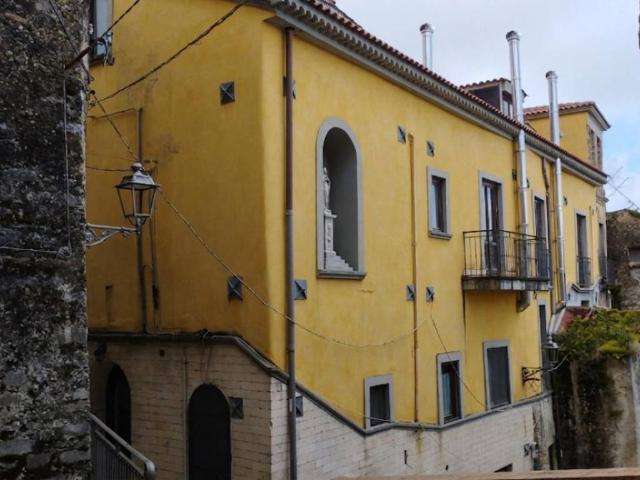 Locale Commerciale in vendita a Centola, Campania