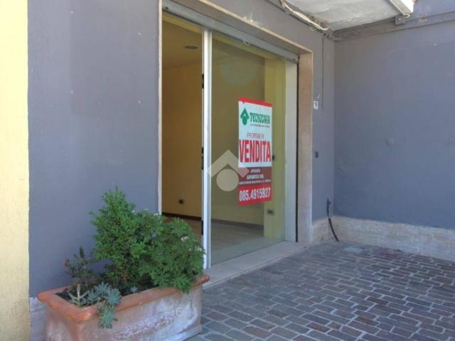 Locale Commerciale in vendita a Ripattoni Vecchio, Cepagatti