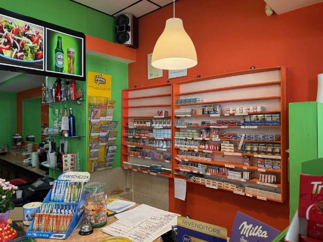Locale Commerciale in vendita a Ceprano, Lazio