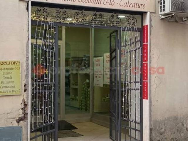 Locale Commerciale in vendita a Ceprano, Lazio