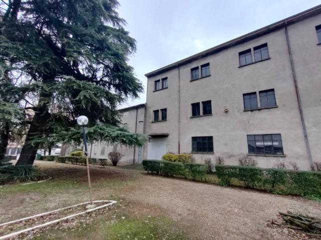 Locale Commerciale in vendita a Cerea, Veneto