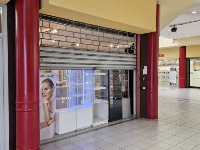 Locale Commerciale in vendita a San Vito, Cerea