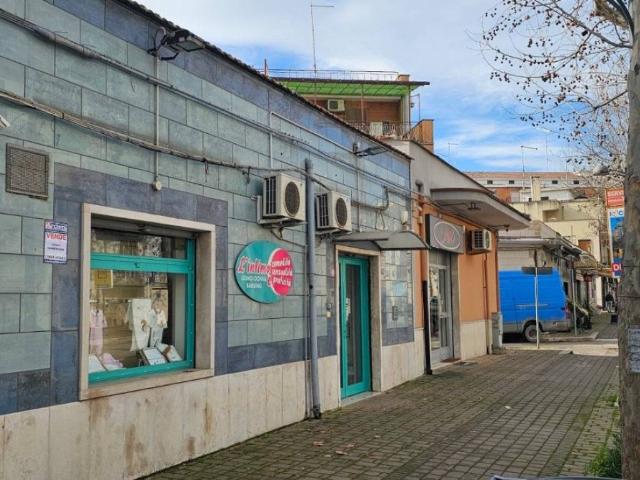 Locale Commerciale in vendita a Puglia, Foggia