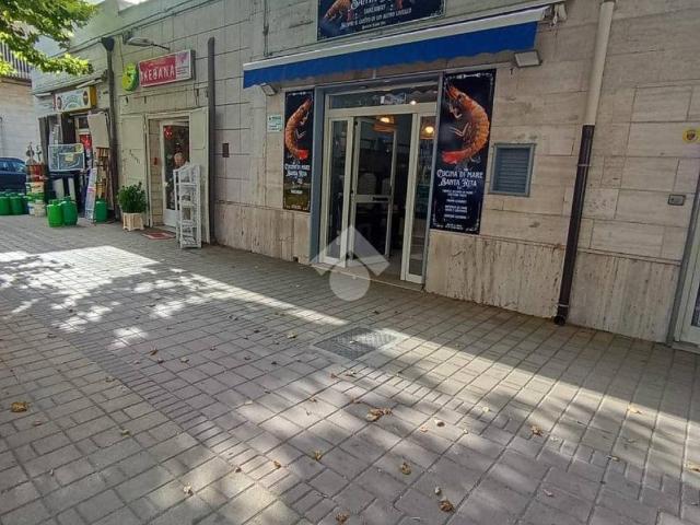 Locale Commerciale in vendita a Puglia, Foggia