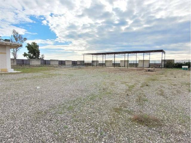 Locale Commerciale in vendita a Puglia, Foggia