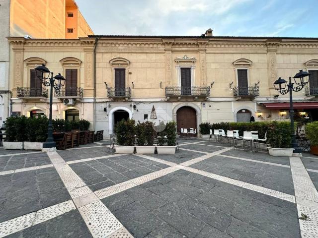 Locale Commerciale in vendita a Puglia, Foggia
