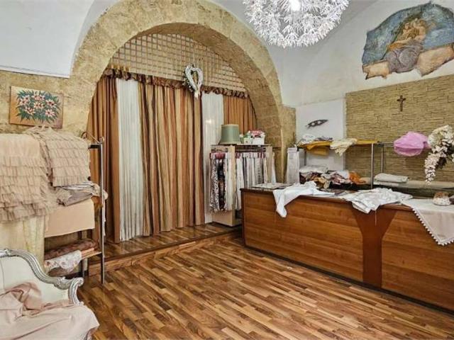 Locale Commerciale in vendita a Puglia, Foggia