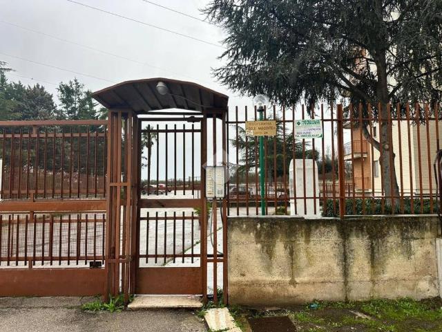 Locale Commerciale in vendita a Puglia, Foggia