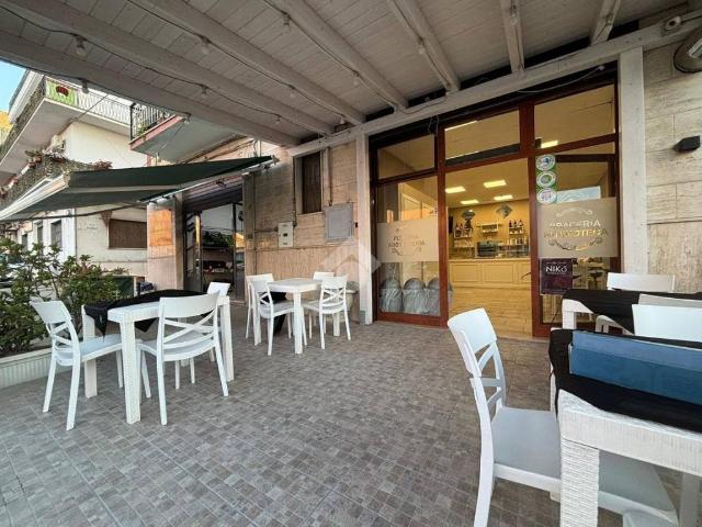 Locale Commerciale in vendita a Puglia, Foggia