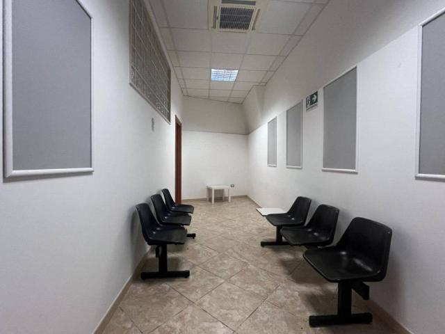 Locale Commerciale in vendita a Puglia, Foggia