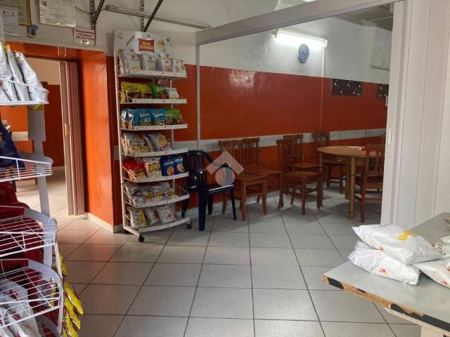 Locale Commerciale in vendita a Puglia, Foggia