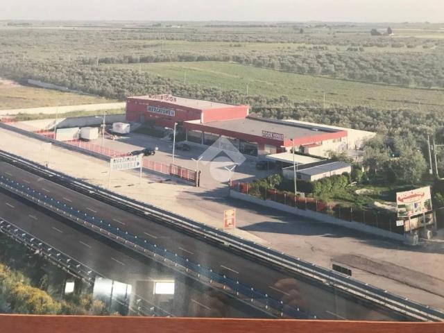 Locale Commerciale in vendita a Puglia, Foggia