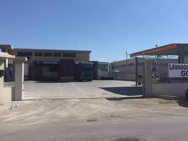 Locale Commerciale in vendita a Puglia, Foggia