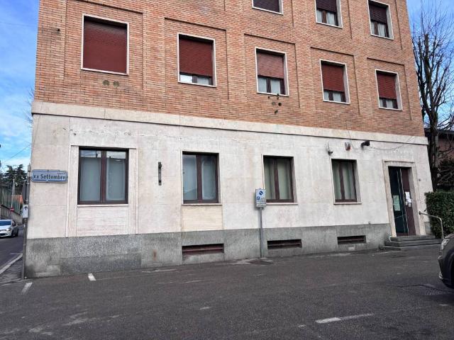 Locale Commerciale in vendita a Montesordo, Cermenate