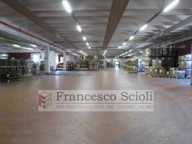 Locale Commerciale in vendita a Asnago di Cermenate, Cermenate