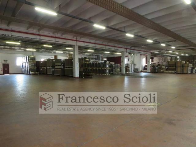 Locale Commerciale in vendita a Asnago di Cermenate, Cermenate