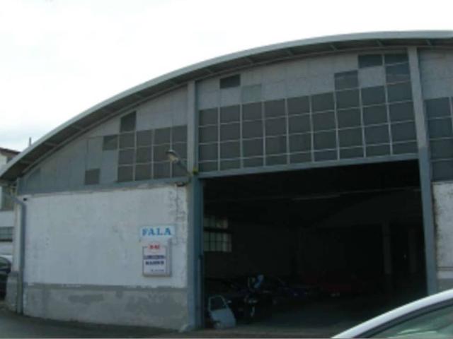 Locale Commerciale in vendita a Olzino, Cernobbio