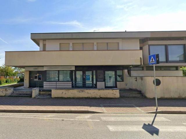 Locale Commerciale in vendita a Unione dei Comuni Circondario dell'Empolese Valdelsa, Cerreto Guidi