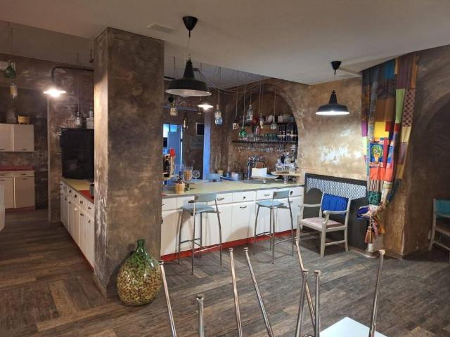 Locale Commerciale in vendita a Unione dei Comuni Circondario dell'Empolese Valdelsa, Cerreto Guidi