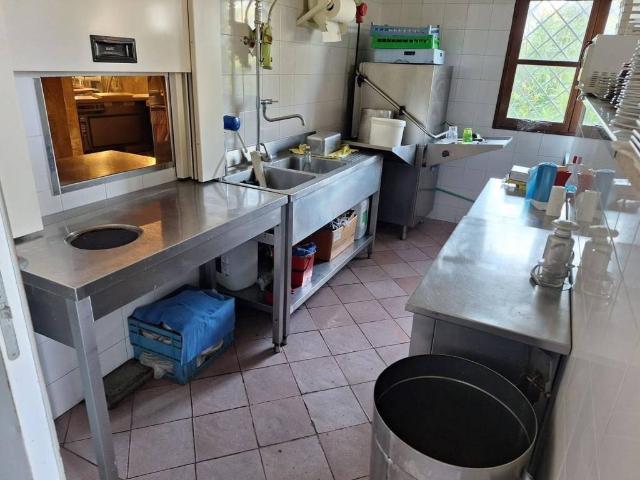 Locale Commerciale in vendita a Unione dei Comuni Circondario dell'Empolese Valdelsa, Cerreto Guidi