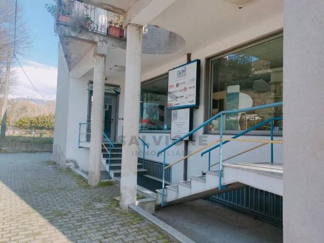Locale Commerciale in vendita a San Lorenzello, Campania