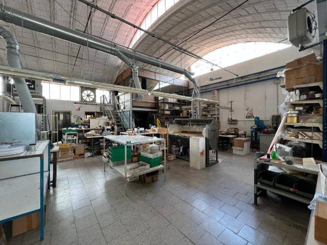 Locale Commerciale in vendita a Unione dei Comuni Circondario dell'Empolese Valdelsa, Lucardo