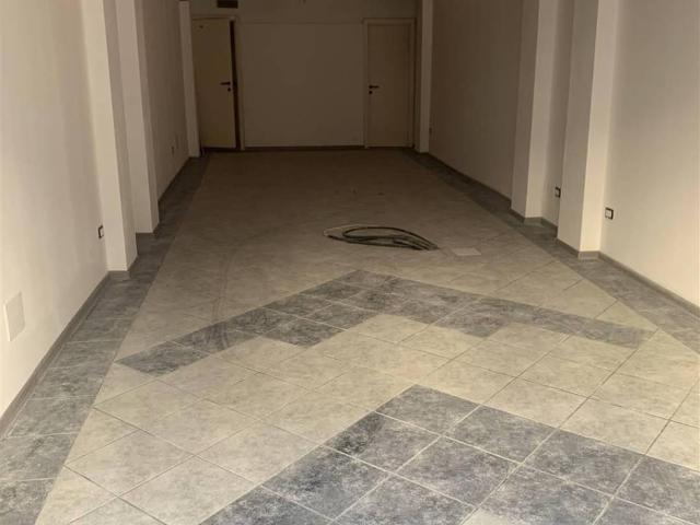 Locale Commerciale in vendita a Unione dei Comuni Circondario dell'Empolese Valdelsa, Lucardo